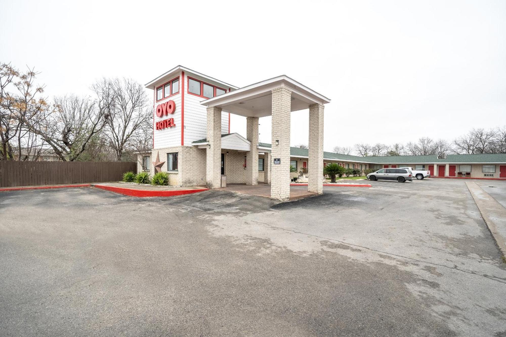 Oyo Hotel San Antonio Near At&T Center Dış mekan fotoğraf