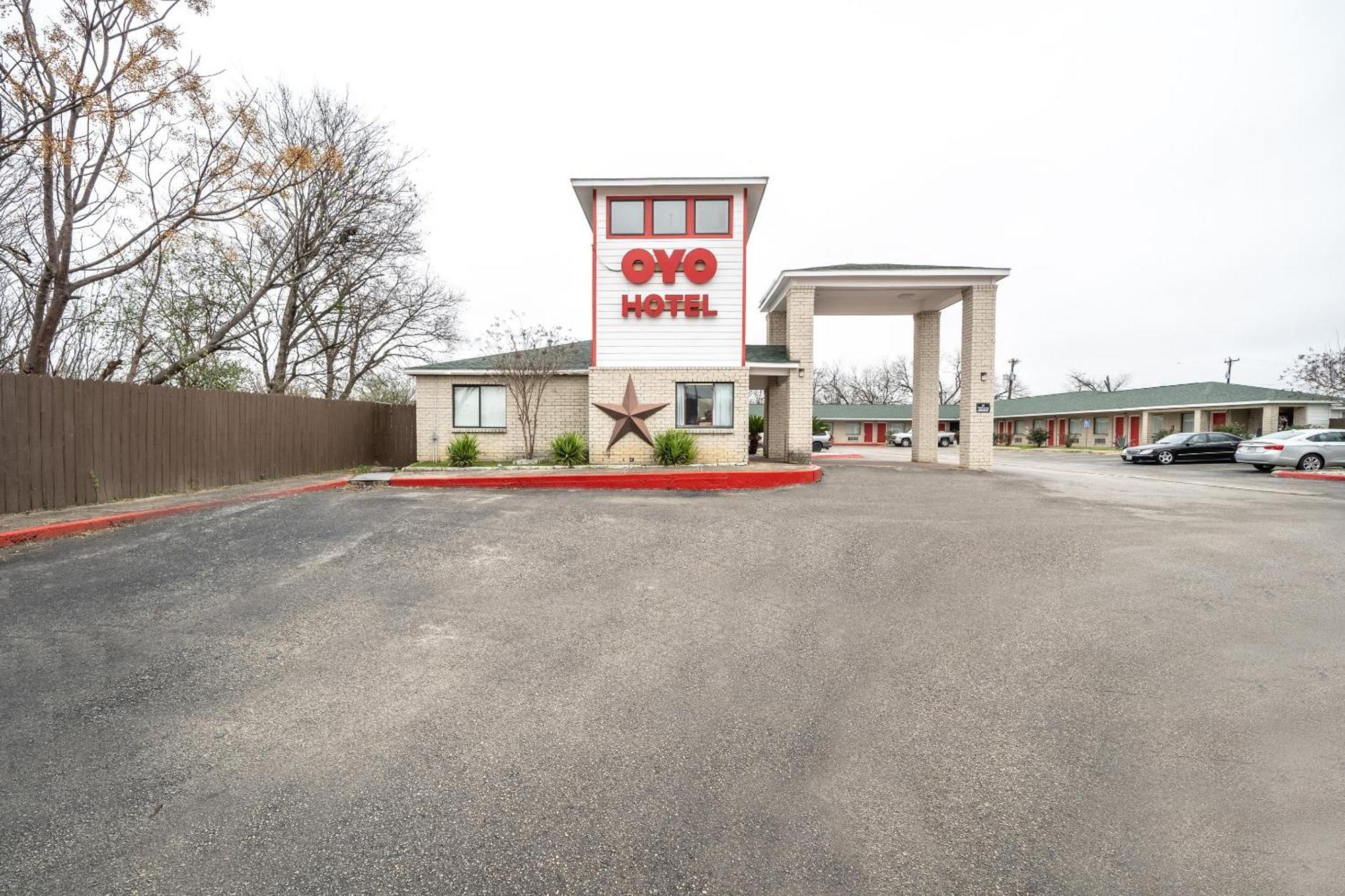 Oyo Hotel San Antonio Near At&T Center Dış mekan fotoğraf
